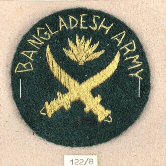 Bangladesch, Ärmelabzeichen auf Karton getackert