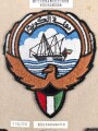 Kuwait, Sammlung Ärmelabzeichen und Mützenabzeichen, auf Karton getackert