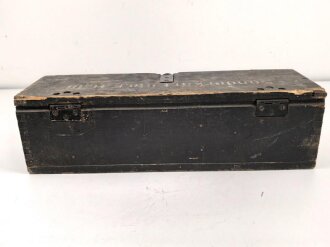 Transportkasten "Sonderkartusche 6 leichte Feldhaubitze 18" der Wehrmacht. Ungereinigtes Stück, die Inneneinteilung nach dem Krieg ergänzt
