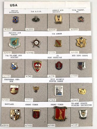 U.S. small badge collection