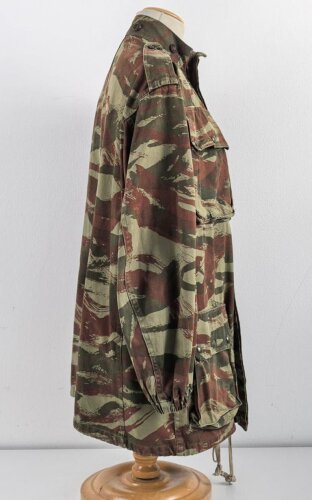 Frankreich, Tarnjacke Modell 1947 in gutem Zustand