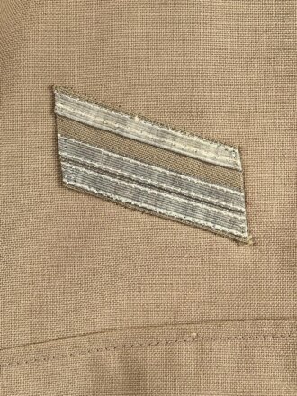 Belgien, Uniformjacke und Hose khaki, die Kragenspiegel original vernäht, Guter Zustand, die Jacke datiert 1977