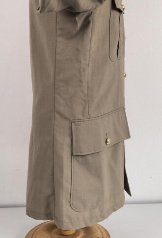 Belgien, Uniformjacke und Hose khaki, die Kragenspiegel original vernäht, Guter Zustand, die Jacke datiert 1977