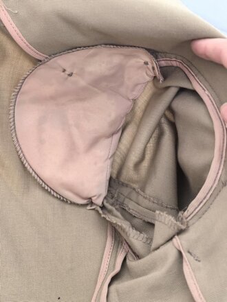Belgien, Uniformjacke und Hose khaki, die Kragenspiegel original vernäht, Guter Zustand, die Jacke datiert 1977