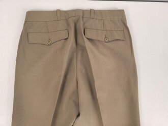 Belgien, Uniformjacke und Hose khaki, die Kragenspiegel original vernäht, Guter Zustand, die Jacke datiert 1977