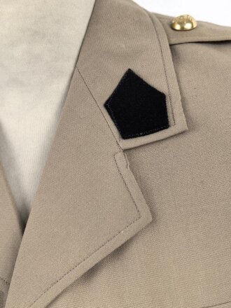 Belgien, Uniformjacke und Hose khaki, die Kragenspiegel original vernäht, Guter Zustand, die Jacke datiert 1977