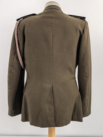 Frankreich Fremdenlegion, Uniformjacke eines Angehörigen im 2. Infanterieregiment. Der Brustanhänger von DRAGO, die Effekten original und zugehörig, die Jacke datiert 1972