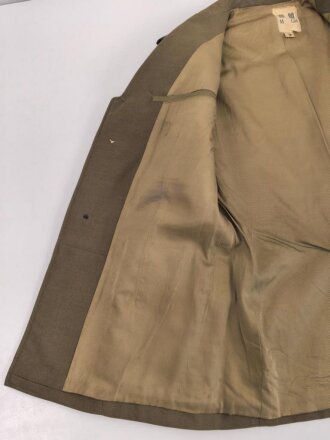 Frankreich Fremdenlegion, Uniformjacke eines Angehörigen im 2. Infanterieregiment. Der Brustanhänger von DRAGO, die Effekten original und zugehörig, die Jacke datiert 1972