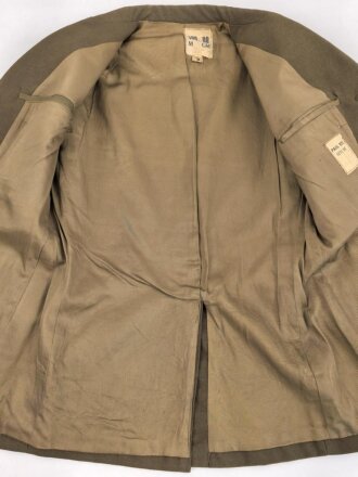 Frankreich Fremdenlegion, Uniformjacke eines Angehörigen im 2. Infanterieregiment. Der Brustanhänger von DRAGO, die Effekten original und zugehörig, die Jacke datiert 1972