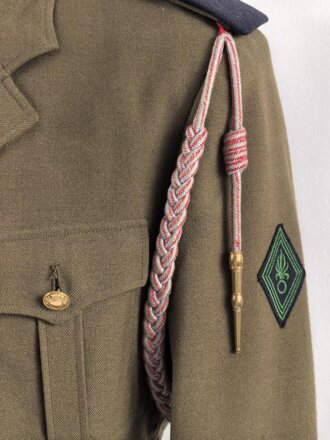 Frankreich Fremdenlegion, Uniformjacke eines Angehörigen im 2. Infanterieregiment. Der Brustanhänger von DRAGO, die Effekten original und zugehörig, die Jacke datiert 1972