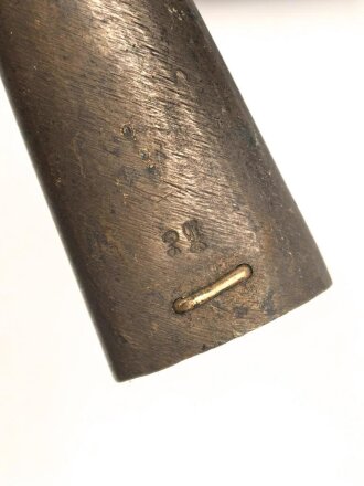 Kaiserreich, Seitengewehr Modell 1871, nummerngleich,  Herstellermarke W.R.Kirschbaum, Scheidenspitze abgebrochen und beiliegend. Ungereinigtes Stück