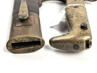 Kaiserreich, Seitengewehr Modell 1871, nummerngleich,  Herstellermarke W.R.Kirschbaum, Scheidenspitze abgebrochen und beiliegend. Ungereinigtes Stück