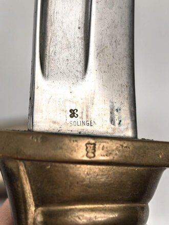 Bayern, Seitengewehr Artillerie Modell 1892 , Kammerstück, Herrscherrmonogramm L mit Krone auf Klingenrücken, Ungewöhnliche Scheidenbeschläge wohl neusilbern.