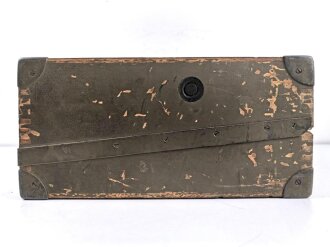 Dienstschreibmaschine "Olympia Robust" mit Runentaste auf der "5" Originallack, Funktioniert, nicht gereinigt. In Wehrmacht Transportkasten, dieser original lackiert.