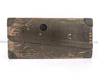 Dienstschreibmaschine "Olympia Robust" mit Runentaste auf der "5" Originallack, Funktioniert, nicht gereinigt. In Wehrmacht Transportkasten, dieser original lackiert.