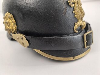 Bayern, Raupenhelm für Mannschaften in gutem Gesamtzustand. In allen Teilen Original