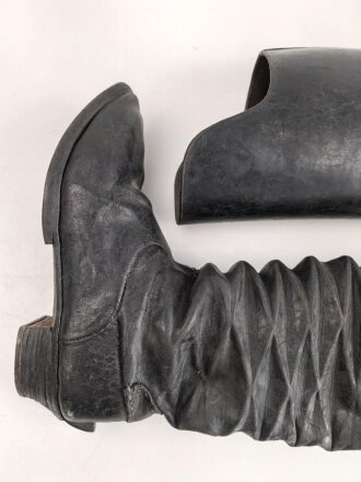 Kaiserreich, Paar Stiefel für Berittene, Kürassierstiefel. Leder leicht angtrocknet aber intakt, Sohlenlänge 29cm, guter Gesamtzustand