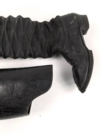 Kaiserreich, Paar Stiefel für Berittene, Kürassierstiefel. Leder leicht angtrocknet aber intakt, Sohlenlänge 29cm, guter Gesamtzustand