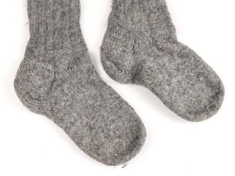 Paar Socken Wehrmacht, Variante mit grünen Grössenstreifen. Getragenes Paar, kleine Grösse