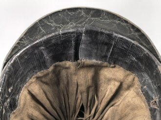 Bayern, Tschako für Landwehr Modell 1825. Nicht zugehöriger Kordon, diverse Mottenschäden, sonst gut