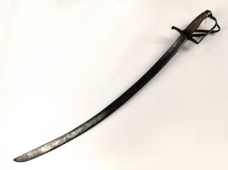 Bayern, Cheveaulegersäbel Modell Rumford 1802, ohne Scheide, Gesamtlänge 104 cm,  2 spangiges Gefäß nachlackiert und wackelt, Spangen angerissen aber fest,  Belederung fehlt,