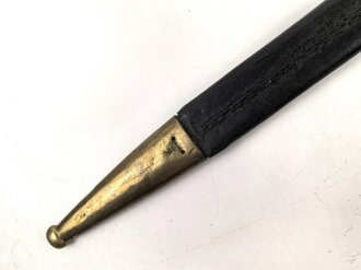 Preußen Kaiserreich, Scheide für Seitengewehr 1871, Naht geschlossen, Truppenstempel auf Mundblech, Abnahmestempel auf Mund- und Ortblech, Klammer Ortblech fehlt, Scheidenmundöffnung für Klingenbreite 29,5 mm, Gesamtlänge 49,7cm