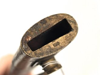 Preußen Kaiserreich, Scheide für Seitengewehr 1871, Naht geschlossen, Truppenstempel auf Mundblech, Abnahmestempel auf Mund- und Ortblech, Klammer Mundblech fehlt ,Leder darunter ausgerissen