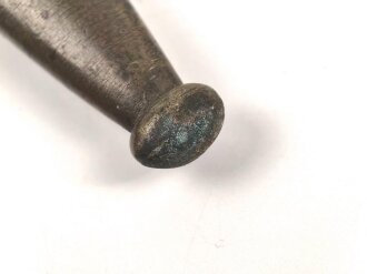 Preußen Kaiserreich, Scheide für Seitengewehr 1871, Naht geschlossen, Truppenstempel auf Mundblech, Abnahmestempel auf Mund- und Ortblech, Klammer Mundblech fehlt ,Leder darunter ausgerissen