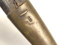 Preußen Kaiserreich, Scheide für Seitengewehr 1871, Naht geschlossen, Truppenstempel auf Mundblech, Abnahmestempel auf Mund- und Ortblech, Klammer Mundblech fehlt ,Leder darunter ausgerissen