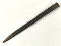 Preußen Kaiserreich, Scheide für Seitengewehr 1871, Naht geschlossen, Truppenstempel auf Mundblech, Abnahmestempel auf Mund- und Ortblech, Klammer Mundblech fehlt ,Leder darunter ausgerissen