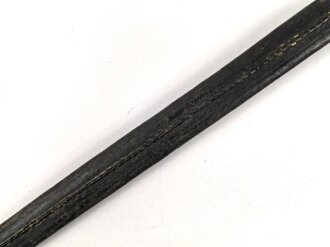 Preußen Kaiserreich, Scheide für Eigentums-Seitengewehr 1871, Naht geschlossen, Scheidenmundöffnung  für Klingenbreite 23,5 mm, Gesamtlänge ca 50 cm, Leder hart