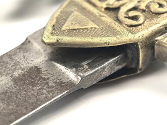 Großbritannien, Drummer Sword für Royal Marines, Modell 1857 Pattern Mark1, 2 schneidige Klinge mit Mittelgrat, Messinggriff mit Herrschermonogram VR, diverse Stempel und Marken auf dem Griffstück