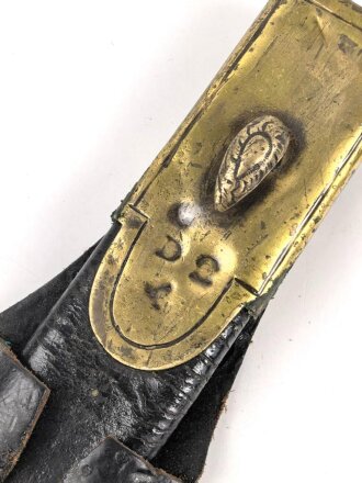 Großbritannien, Drummer Sword für Royal Marines, Modell 1857 Pattern Mark1, 2 schneidige Klinge mit Mittelgrat, Messinggriff mit Herrschermonogram VR, diverse Stempel und Marken auf dem Griffstück