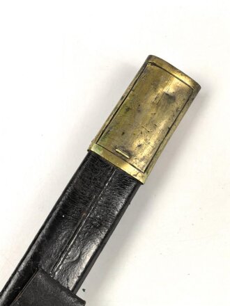 Großbritannien, Drummer Sword für Royal Marines, Modell 1857 Pattern Mark1, 2 schneidige Klinge mit Mittelgrat, Messinggriff mit Herrschermonogram VR, diverse Stempel und Marken auf dem Griffstück