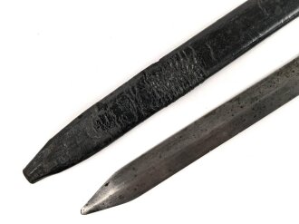 Großbritannien, Drummer Sword für Royal Marines, Modell 1857 Pattern Mark1, 2 schneidige Klinge mit Mittelgrat, Messinggriff mit Herrschermonogram VR, diverse Stempel und Marken auf dem Griffstück