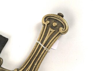 Großbritannien, Drummer Sword für Royal Marines, Modell 1857 Pattern Mark1, 2 schneidige Klinge mit Mittelgrat, Messinggriff mit Herrschermonogram VR, diverse Stempel und Marken auf dem Griffstück