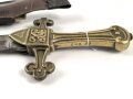 Großbritannien, Drummer Sword für Royal Marines, Modell 1857 Pattern Mark1, 2 schneidige Klinge mit Mittelgrat, Messinggriff mit Herrschermonogram VR, diverse Stempel und Marken auf dem Griffstück