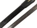 Großbritannien, Drummer Sword für Royal Marines, Modell 1857 Pattern Mark1, 2 schneidige Klinge mit Mittelgrat, Messinggriff mit Herrschermonogram VR, diverse Stempel und Marken auf dem Griffstück