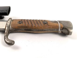 Kaiserreich, Seitengewehr M1889, Eigentumstück, vernickelte Stahlteile, nicht aufpflanzbar, Klinge sehr gut, ohne Marken, Scheide Originallack,