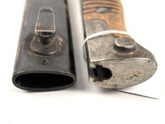 Kaiserreich, Seitengewehr M1889, Eigentumstück, vernickelte Stahlteile, nicht aufpflanzbar, Klinge sehr gut, ohne Marken, Scheide Originallack,