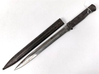 1.Weltkrieg, Aushilfsseitengewehr Typ EB 28 ( nach Carter ) mit gegossenem Ganzstahlgriff ,Parierstange bzw Mündungsring wohl feldmäßig entfernt, Scheide Originallack,