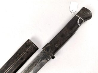 1.Weltkrieg, Aushilfsseitengewehr Typ EB 28 ( nach Carter ) mit gegossenem Ganzstahlgriff ,Parierstange bzw Mündungsring wohl feldmäßig entfernt, Scheide Originallack,