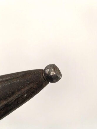 1.Weltkrieg, Aushilfsseitengewehr Typ EB 28 ( nach Carter ) mit gegossenem Ganzstahlgriff ,Parierstange bzw Mündungsring wohl feldmäßig entfernt, Scheide Originallack,