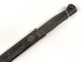 1.Weltkrieg, Aushilfsseitengewehr Typ EB 28 ( nach Carter ) mit gegossenem Ganzstahlgriff ,Parierstange bzw Mündungsring wohl feldmäßig entfernt, Scheide Originallack,
