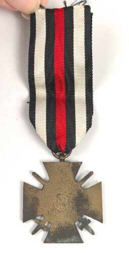 Ehrenkreuz für Frontkämpfer am Band mit Hersteller Ad. B. L., angelaufen