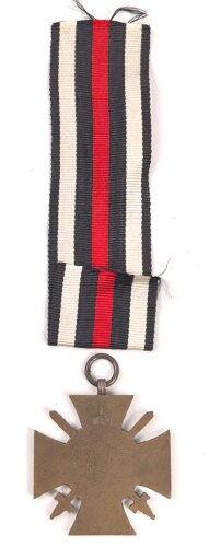 Ehrenkreuz für Frontkämpfer mit Hersteller L. NBG., Band beiliegend
