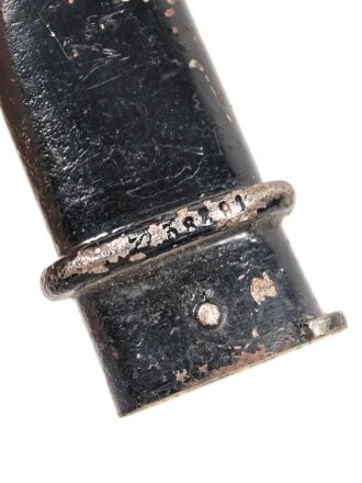 Frankreich, Seitengewehr Mousqueton d Artillerie Mannlicher Berthier, Ausführung 2. Modell 1892 und 92/17, Holzgriffschalen genietet, gereinigt, die Scheide vermutlich alt überlackiert