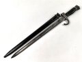 Frankreich, Seitengewehr Mousqueton d Artillerie Mannlicher Berthier, Ausführung 2. Modell 1892 und 92/17, Holzgriffschalen genietet, gereinigt, die Scheide vermutlich alt überlackiert