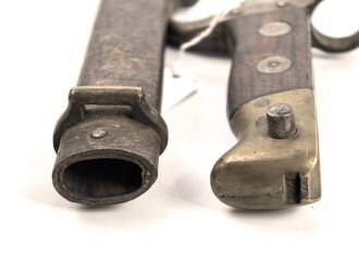 Frankreich, Seitengewehr Gras für Kadetten, sogenanntes  "Scolair-Modell", Klingenspitze vorschriftsmässig abgerundet, Holzgriffschalen, Nummer auf Parierstange, seltenes Stück