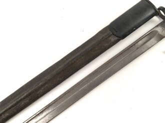 Großbritannien, Seitengewehr 1911 Pattern Enfield P07 Hooked Quillon Bayonet  seltene Scheide des 1.Modells, Hersteller Sanderson, Scheidenblech und Griffteile nachlackiert